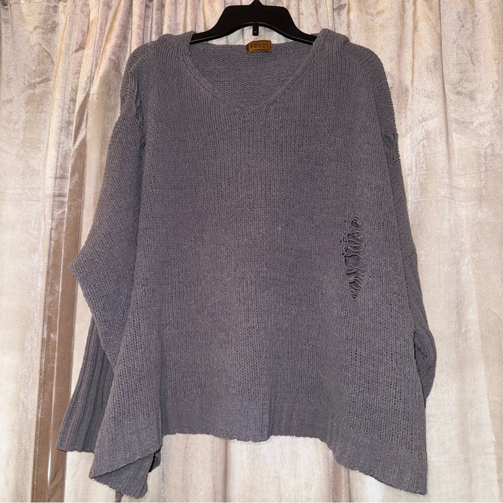 POL grey distressed knitted pullover